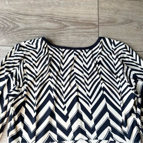 Eci Waves Pattern Draped Asymmetrical Hem Tunics - Picture 14 of 15